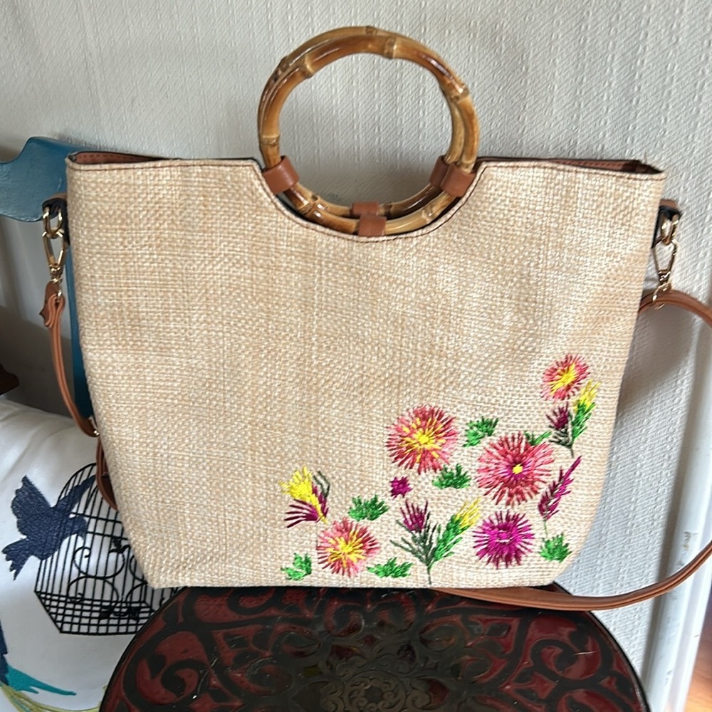 Vintage Straw Handbag with Raffia Flowers - Picture 3 of 8